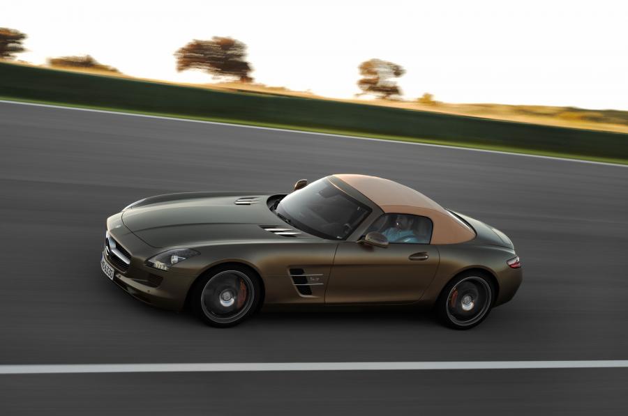  Mercedes-Benz SLS AMG Roadster 2012 года  (фото 39 из 198)